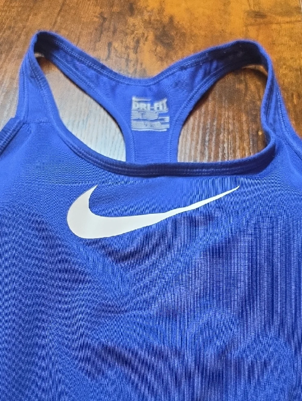 Nike flattering dri